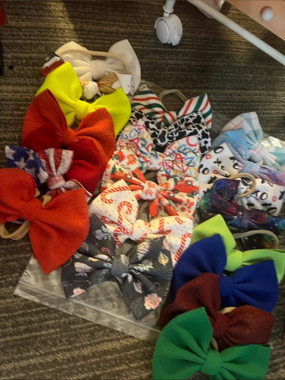 21pc Girl/PreTeen/Teen Hairbows Lot Variety Pattens/Colors